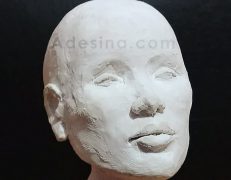 Classic Femme sculpture by Adesina